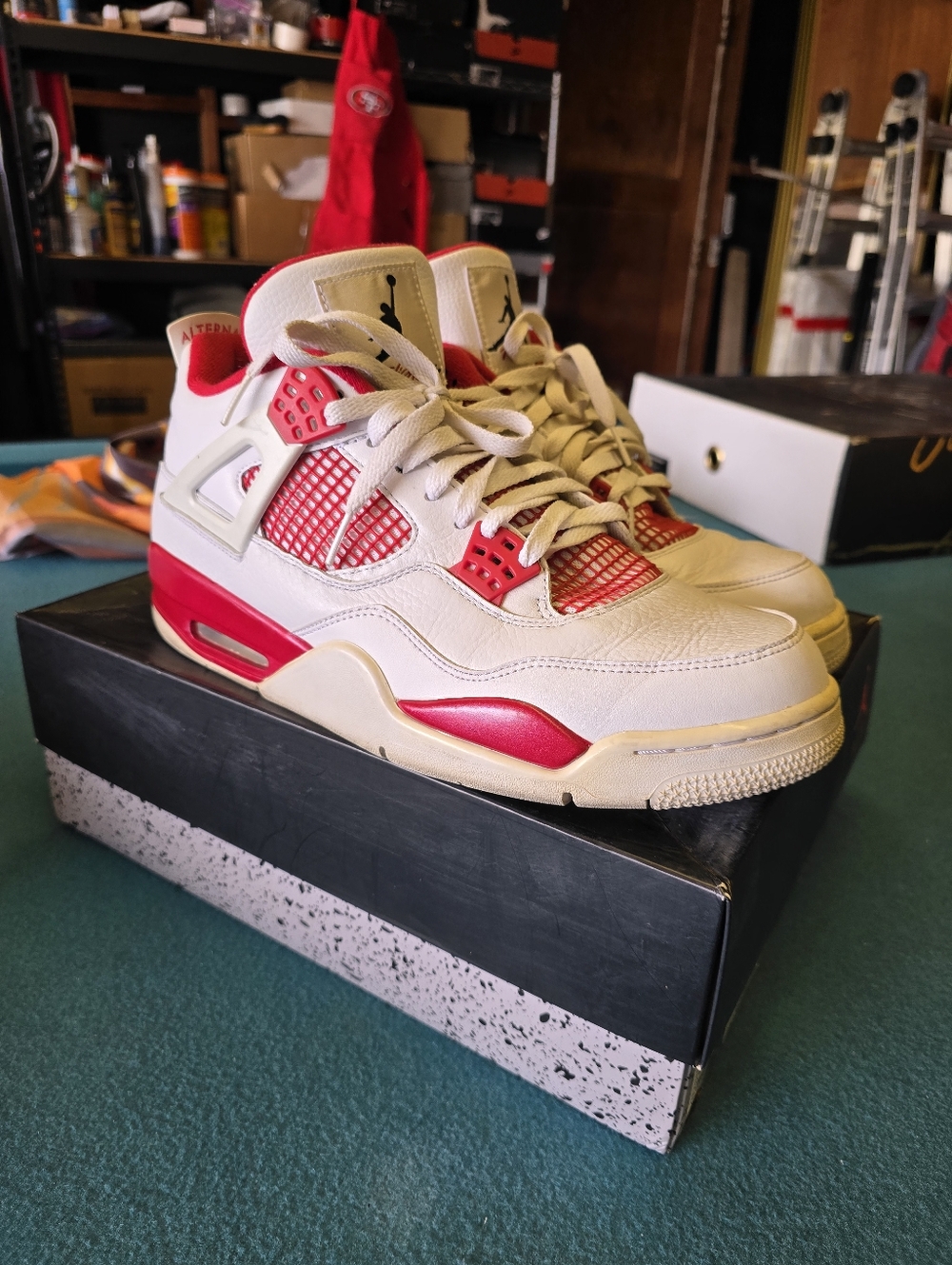 Air Jordan 4 Retro